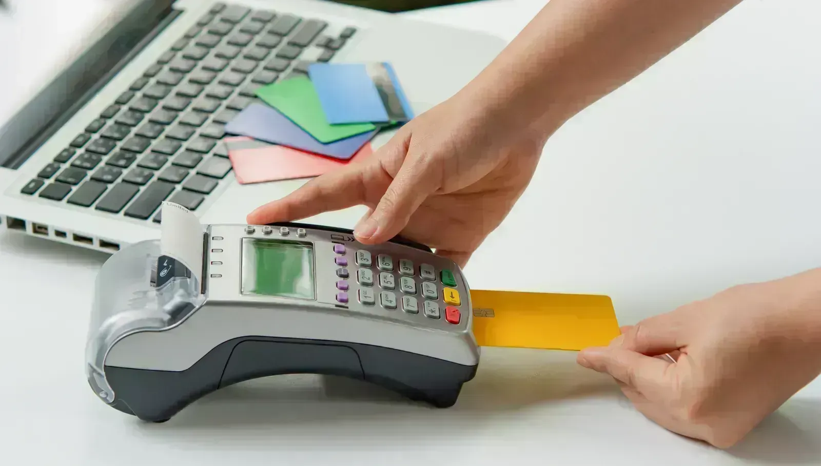 Multi-gateway payment terminal